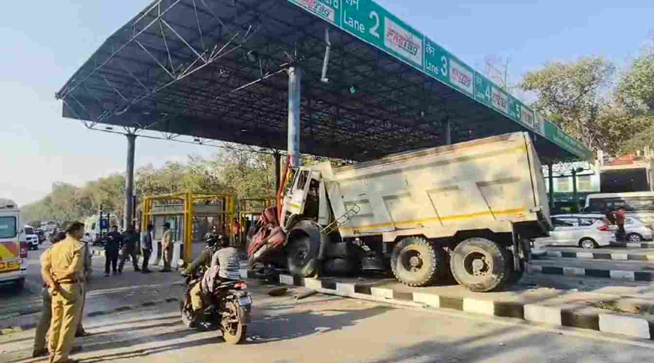 मुरादाबाद में सड़क हादसे में उत्तराखंड के चार लोगों की मौत, एक घायल